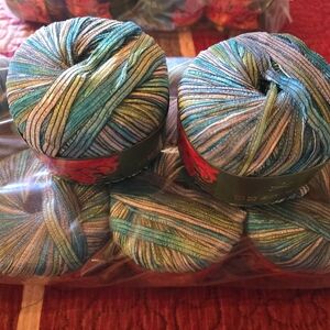 Ten Balls of GIGLIO yarn